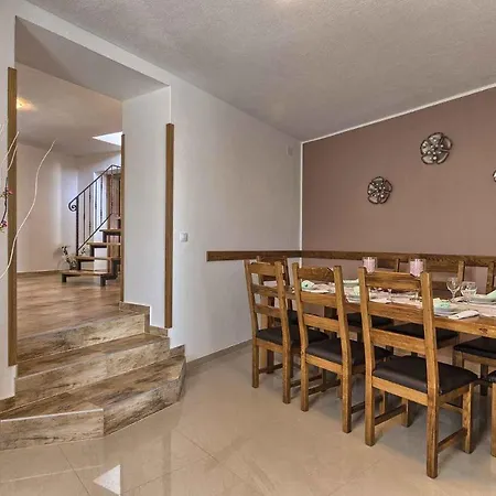 Holiday home In Liznjan/istrien 35288